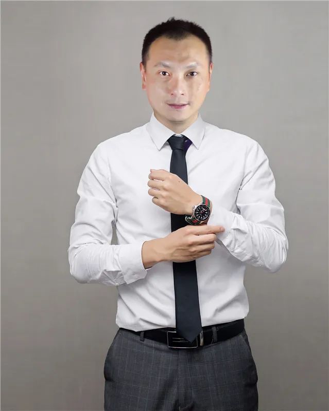 DƬ